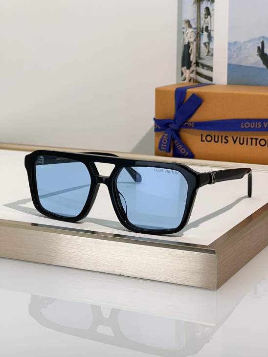 Picture of Louis Vuitton Sunglasses _SKUfw76706018fw